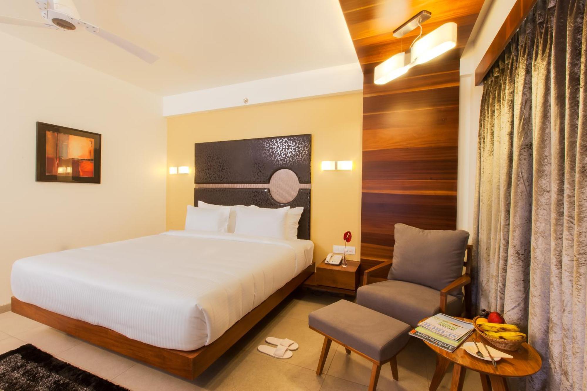 Hotel Cosmopolitan Ahmedabad Extérieur photo