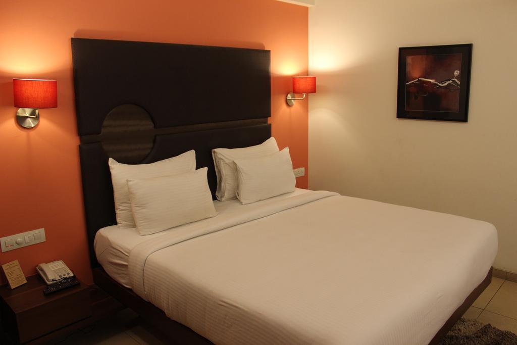 Hotel Cosmopolitan Ahmedabad Extérieur photo