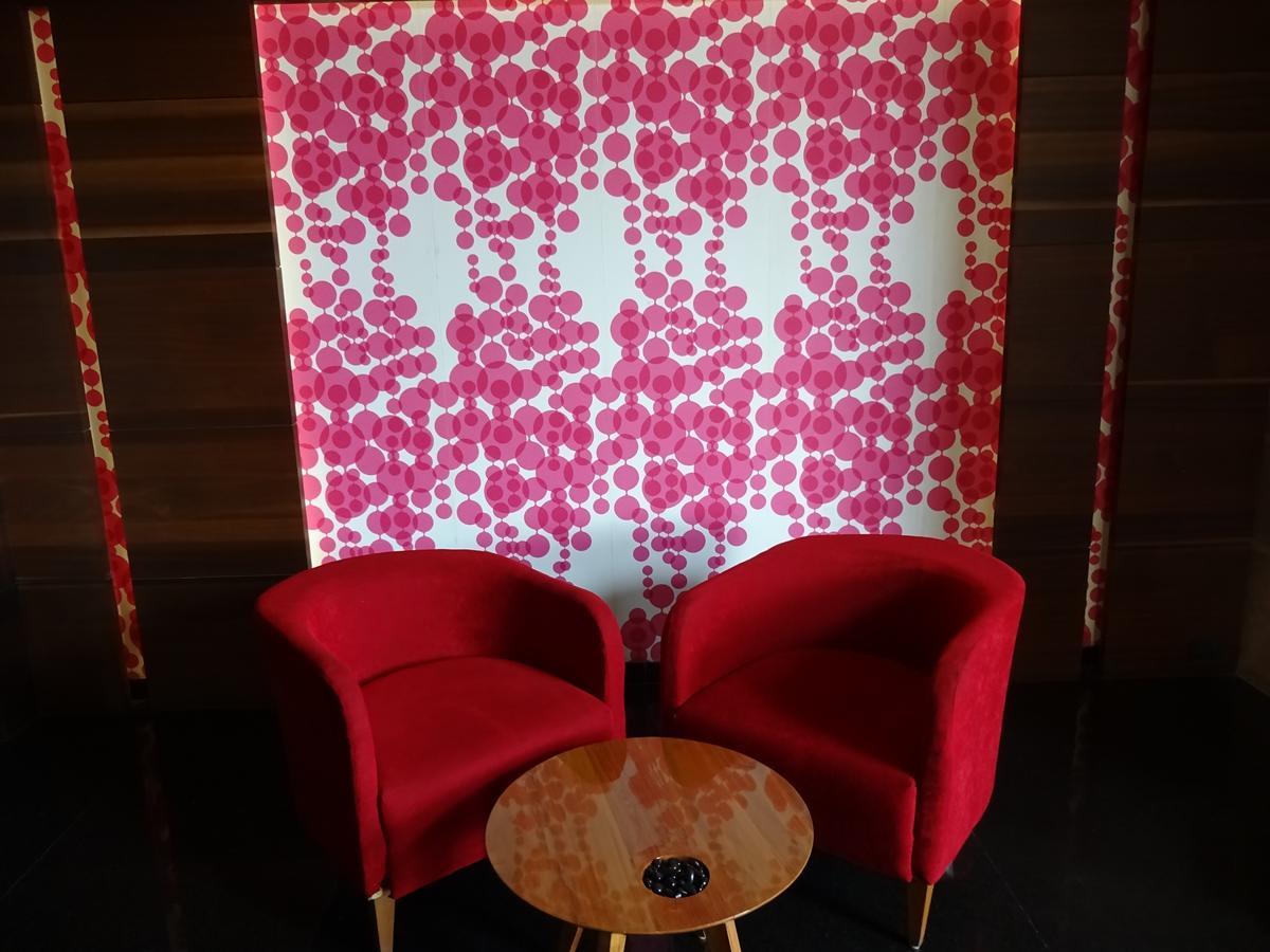 Hotel Cosmopolitan Ahmedabad Extérieur photo
