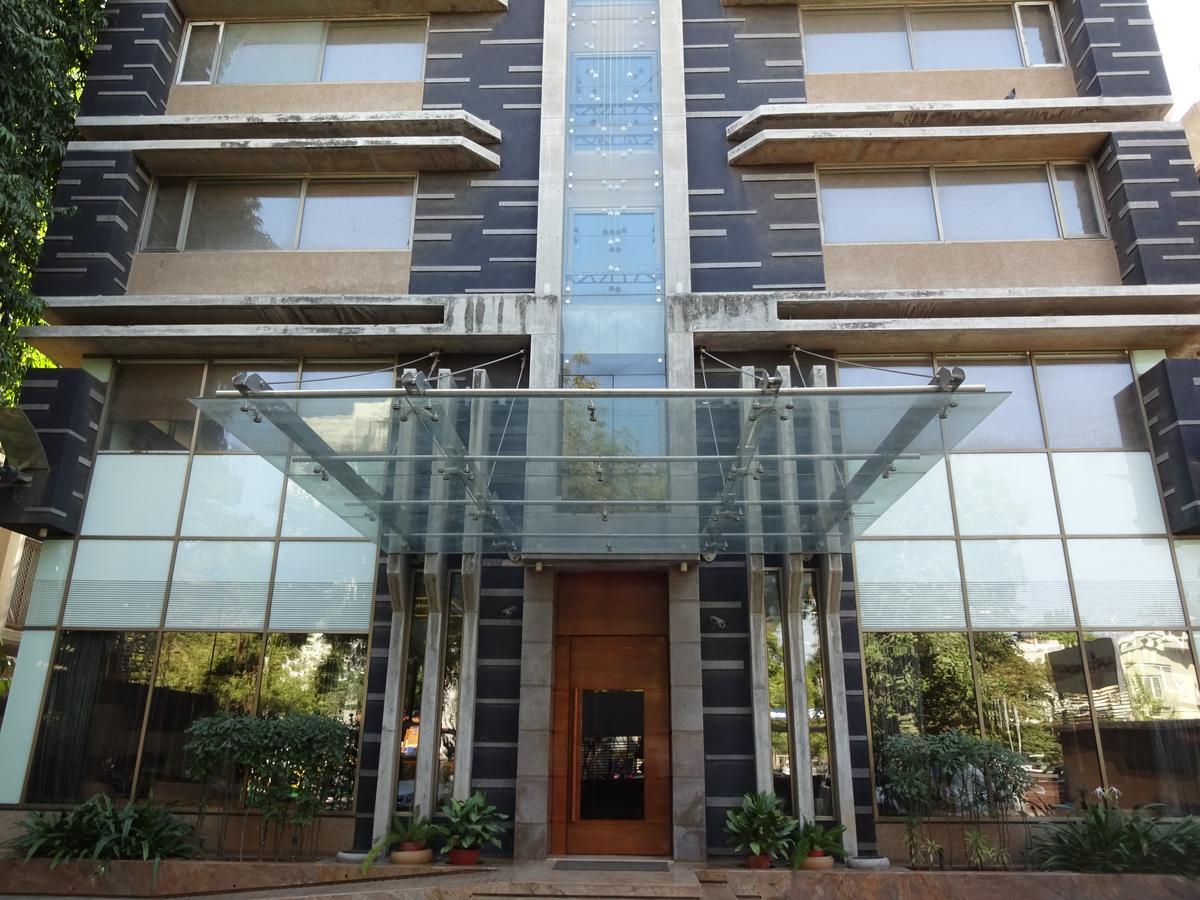 Hotel Cosmopolitan Ahmedabad Extérieur photo