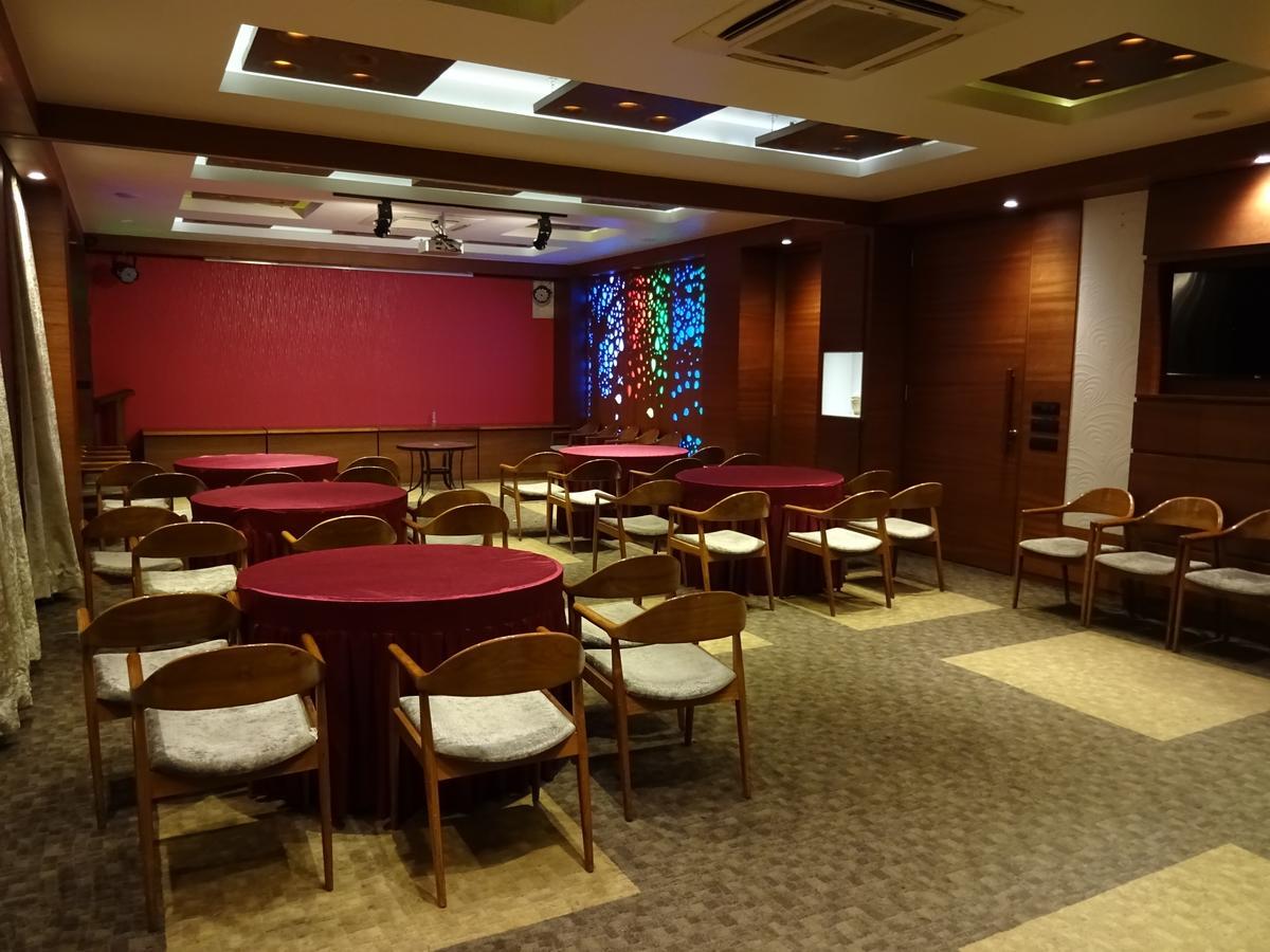 Hotel Cosmopolitan Ahmedabad Extérieur photo