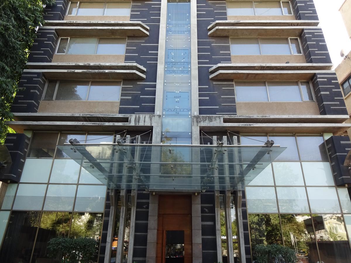 Hotel Cosmopolitan Ahmedabad Extérieur photo