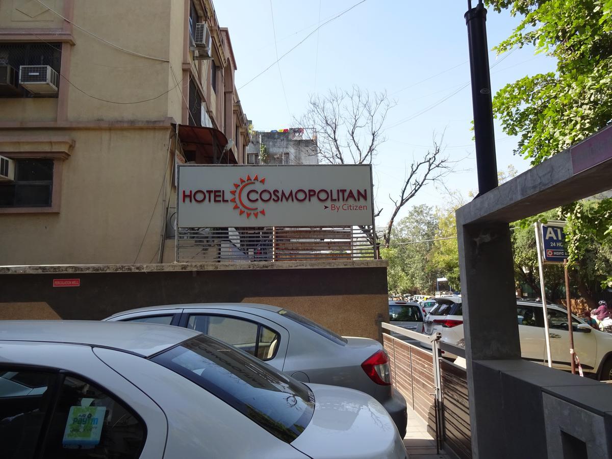 Hotel Cosmopolitan Ahmedabad Extérieur photo